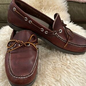 L.L. Bean Leather Boat Shoes Hand Sewn Top and Sole Mens size 9.5 D Width